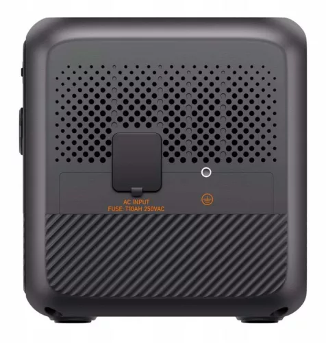 BLUETTI Hordozható áramforrás 700 W, 504 Wh