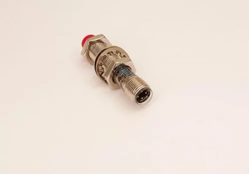 Induktív közelítéskapcsoló,NPN-NO, 4 mm, nem szintbeépíthető, üzemi