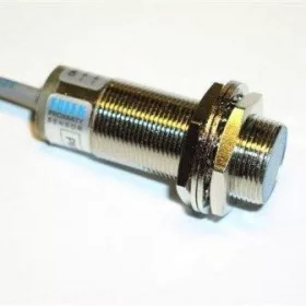   Induktív érzékelő 10-30 V DC, PNP (zöld), NO, 5 mm érzékelési távolság Fotek PM18-05P