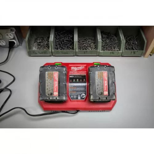 Milwaukee M18DFC  M18 DUÁL GYORSTÖLTŐ