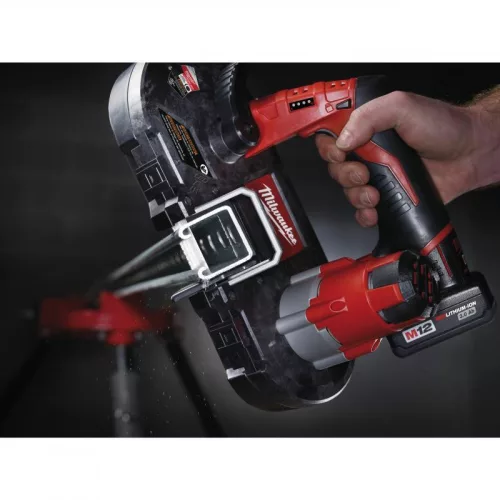 Milwaukee M12BS-402C M12 SZALAGFŰRÉSZ