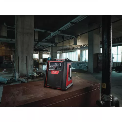 Milwaukee M18RC-0 M18 TÖLTŐ/RÁDIÓ Bluetooth kapcsolattal