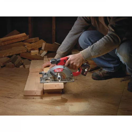 Milwaukee M12CCS44-402C M12 FUEL SZUPERKOMPAKT KÖRFŰRÉSZ