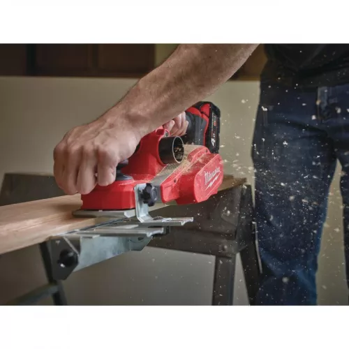 Milwaukee M18BP-402C  M18 GYALU