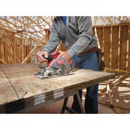 Milwaukee M18CCS55-0X, M18 FUEL körfűrész 55 mm vágási mélységgel, HD kofferben, akku és töltő nélkül
