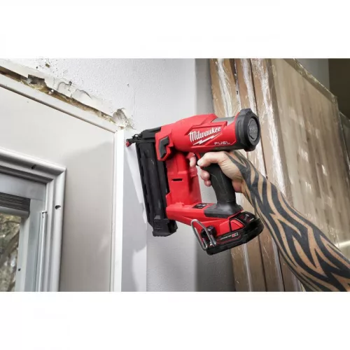 Milwaukee M18FN18GS-202X M18 FUEL 18 GS FINISELŐ SZEGBELÖVŐ