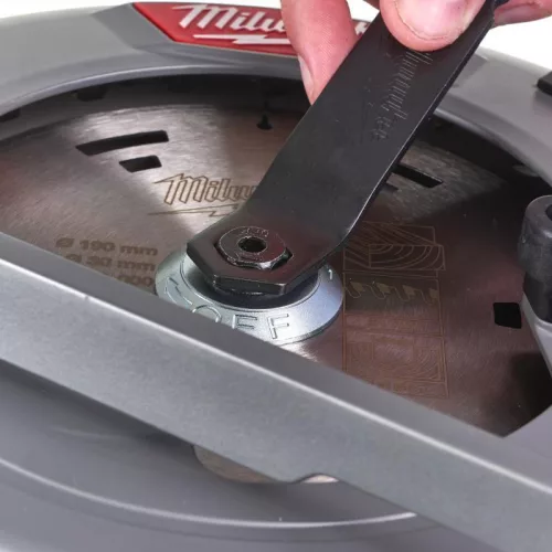 Milwaukee M18FCSRH66-0 M18 FUEL KÖRFŰRÉSZ HÁTSÓ FOGANTYÚVAL