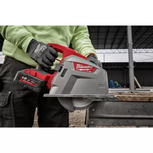 Milwaukee M18FMCS66-121C M18 FUEL FÉMVÁGÓ KÖRFŰRÉSZ
