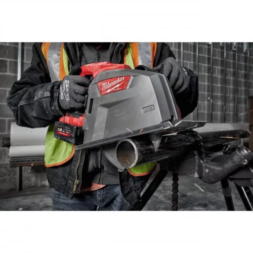 Milwaukee M18FMCS66-121C M18 FUEL FÉMVÁGÓ KÖRFŰRÉSZ