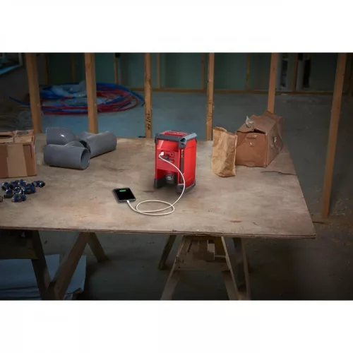 Milwaukee M12RCDAB+0 M12 RÁDIÓ/TÖLTŐ DAB+