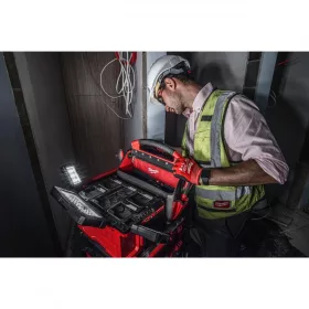   Milwaukee M18POALC-0 M18 PACKOUT TÉRMEGVILÁGÍTÓ LÁMPA TÖLTŐVEL