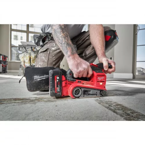 Milwaukee M18FBTS75-552X FUEL 75MM BELT SANDER IN2